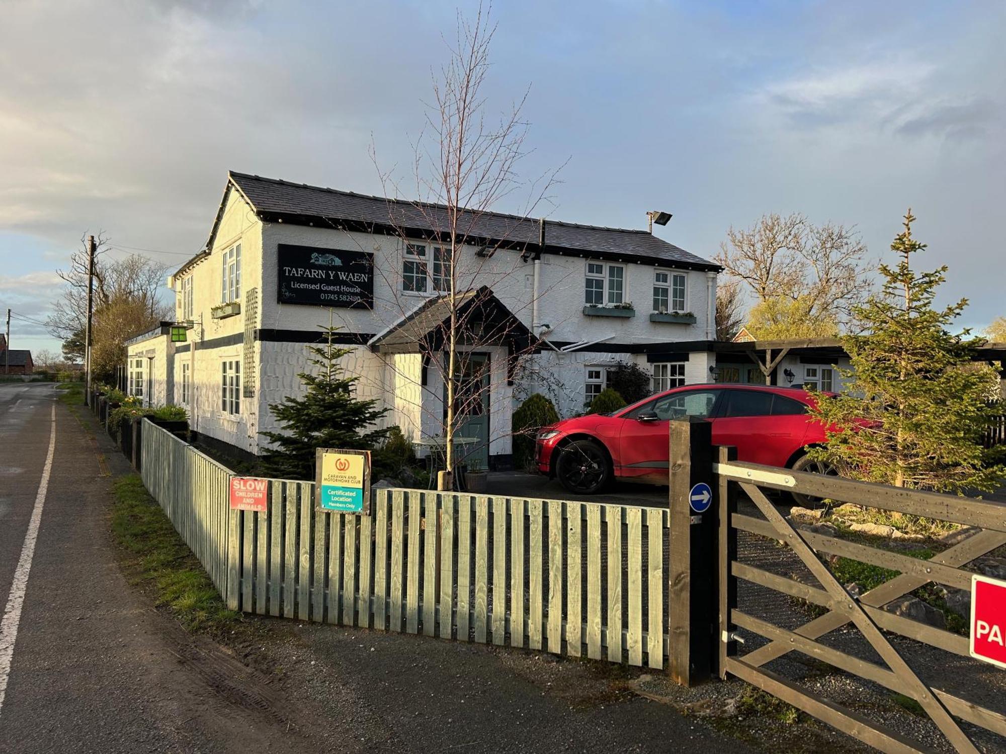 Tafarn Y Waen - Guesthouse St Asaph Exterior photo